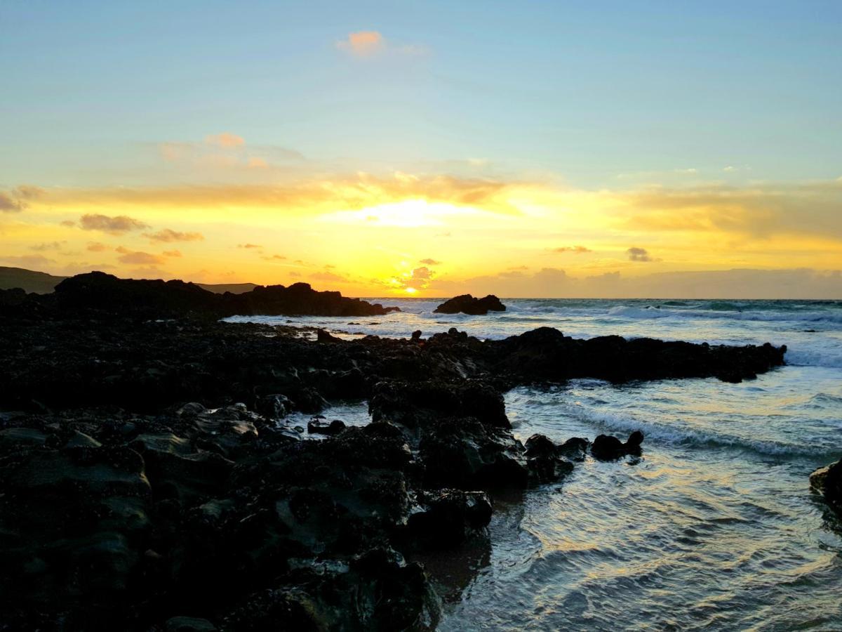Hidden Gem Near The Beach With Pool Table New Quay Esterno foto